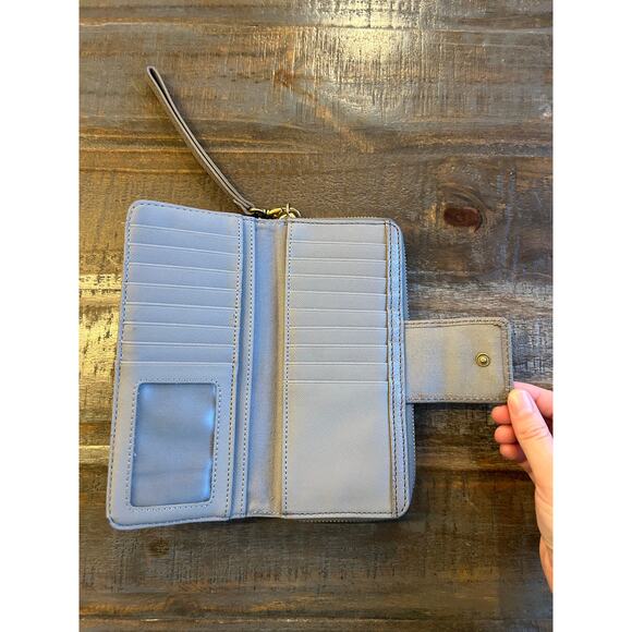 Fossil Wristlet Wallet Molly Gray Cowhide Leather Card Holder Pockets Zip Clutch - Picture 2 of 9